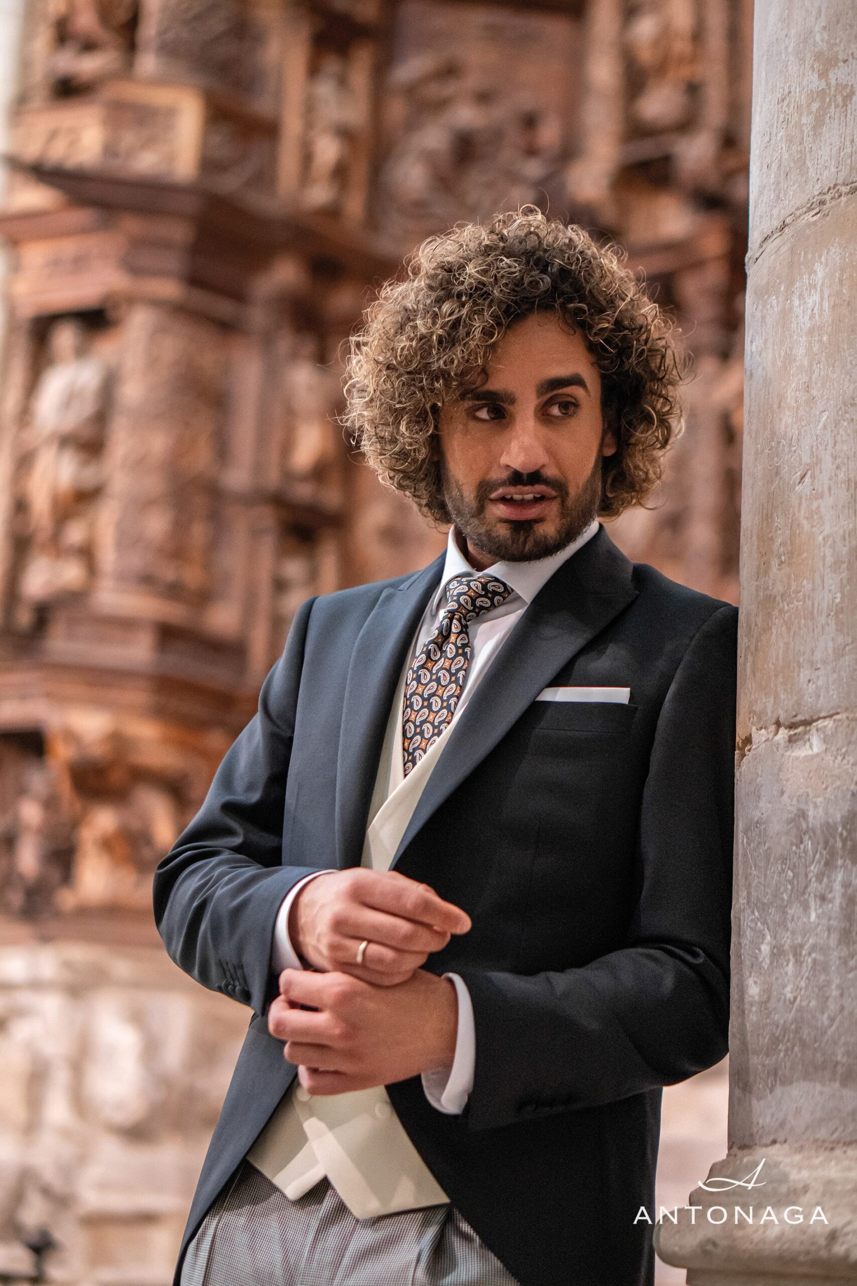 Traje Antonaga Veneto negro - detalle