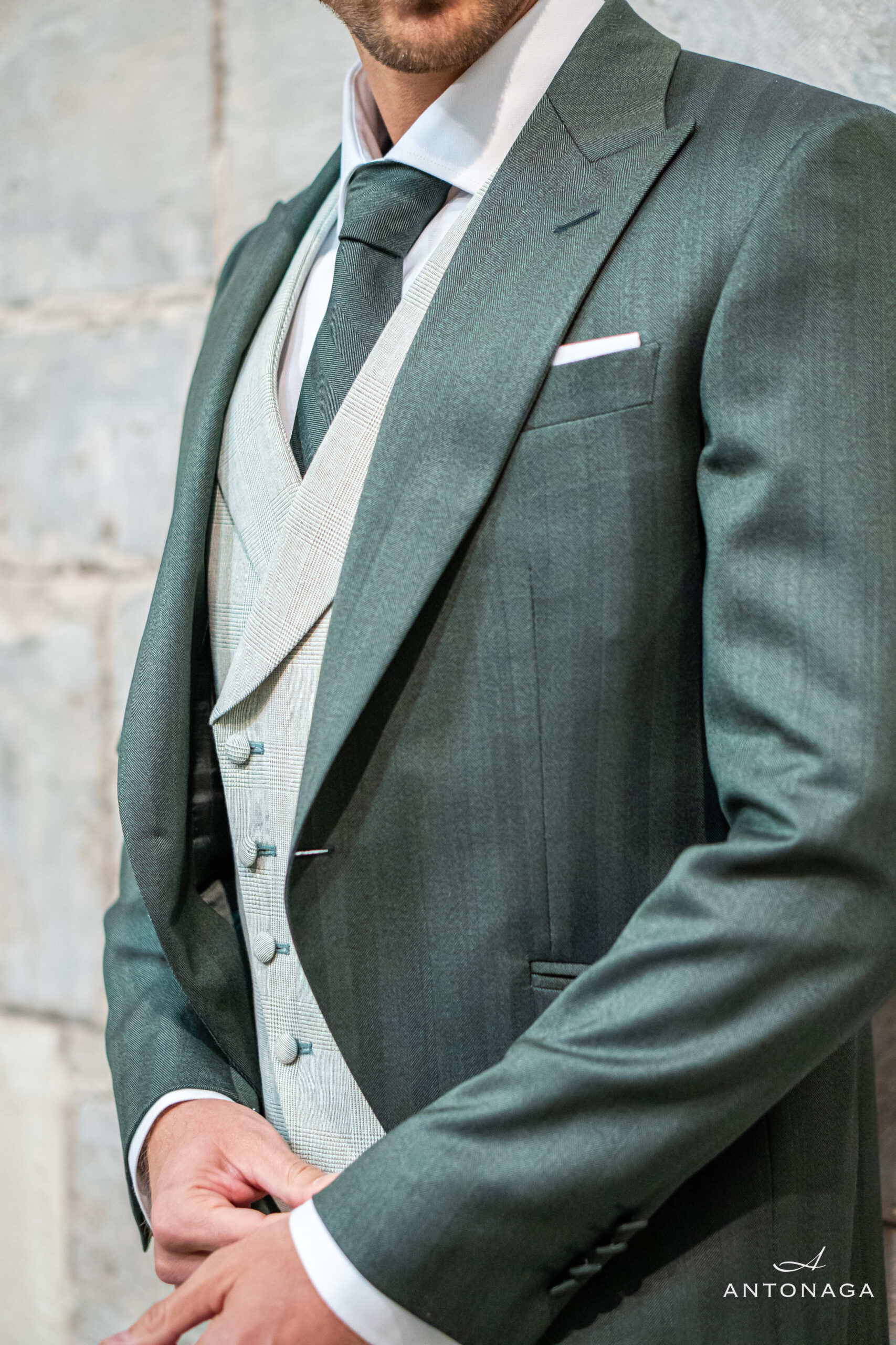 Traje Antonaga Trento verde - detalle