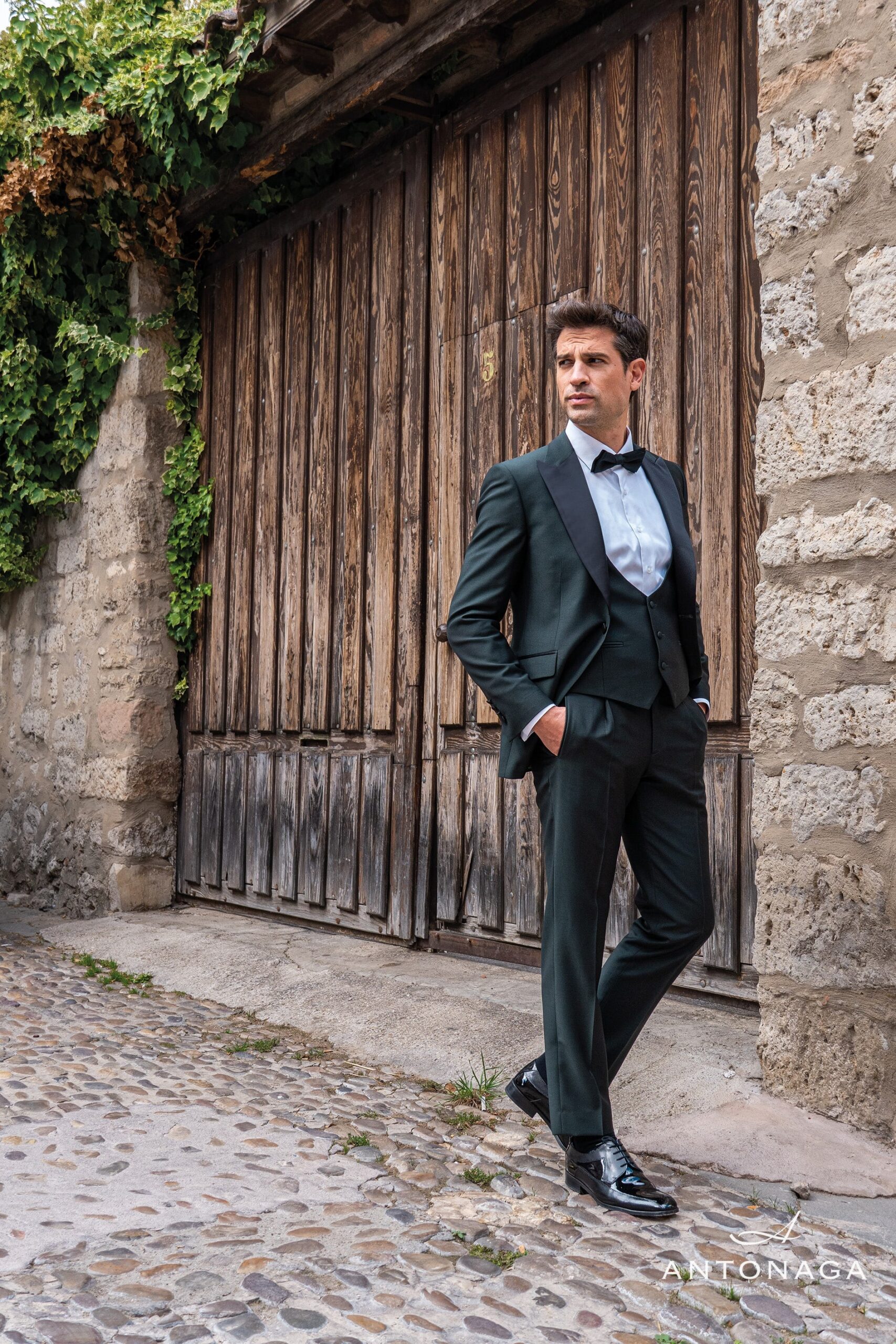 Traje Antonaga Zurriola negro, colección Prestigio 2026