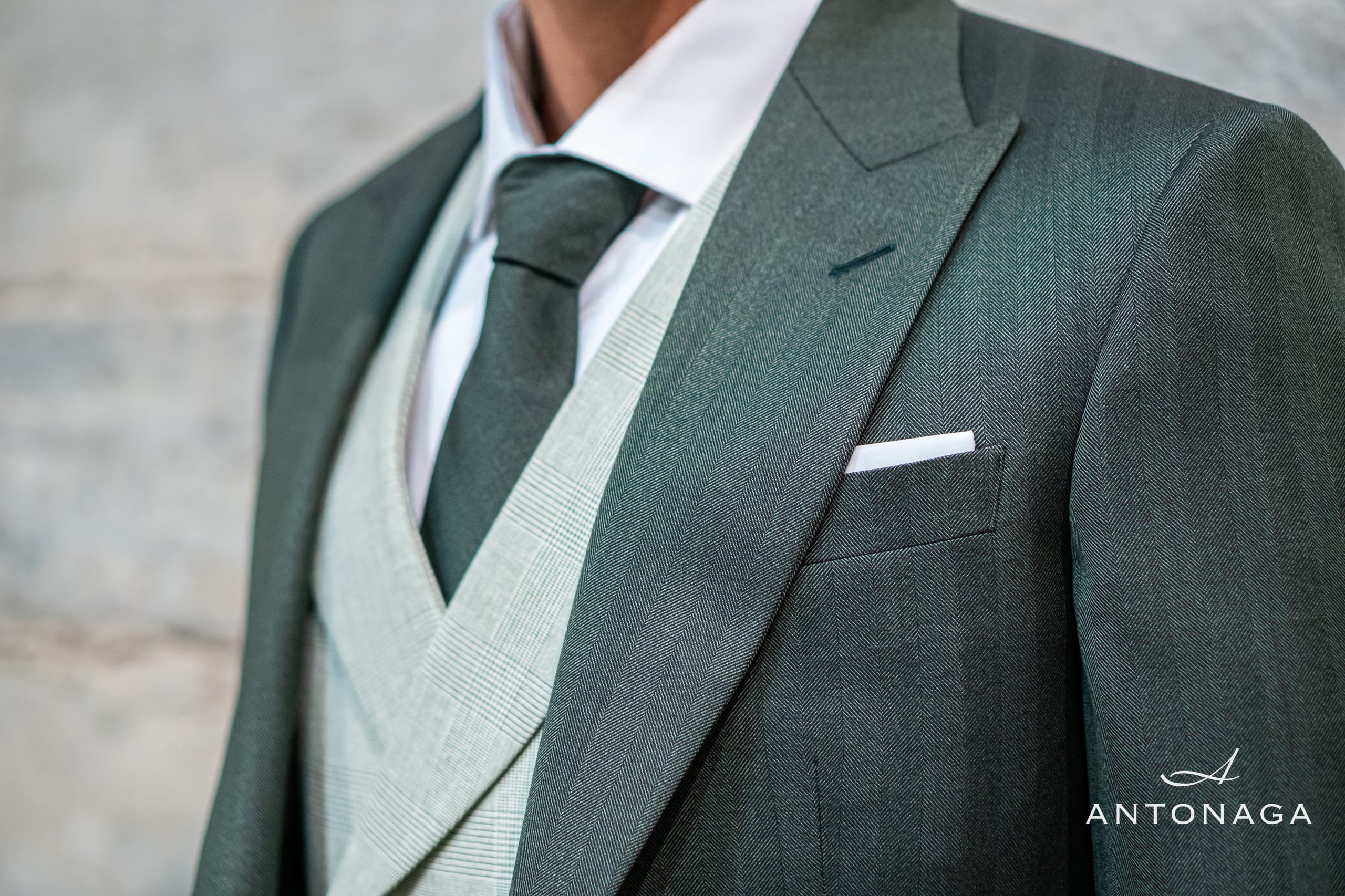 Traje Antonaga Trento verde - detalle
