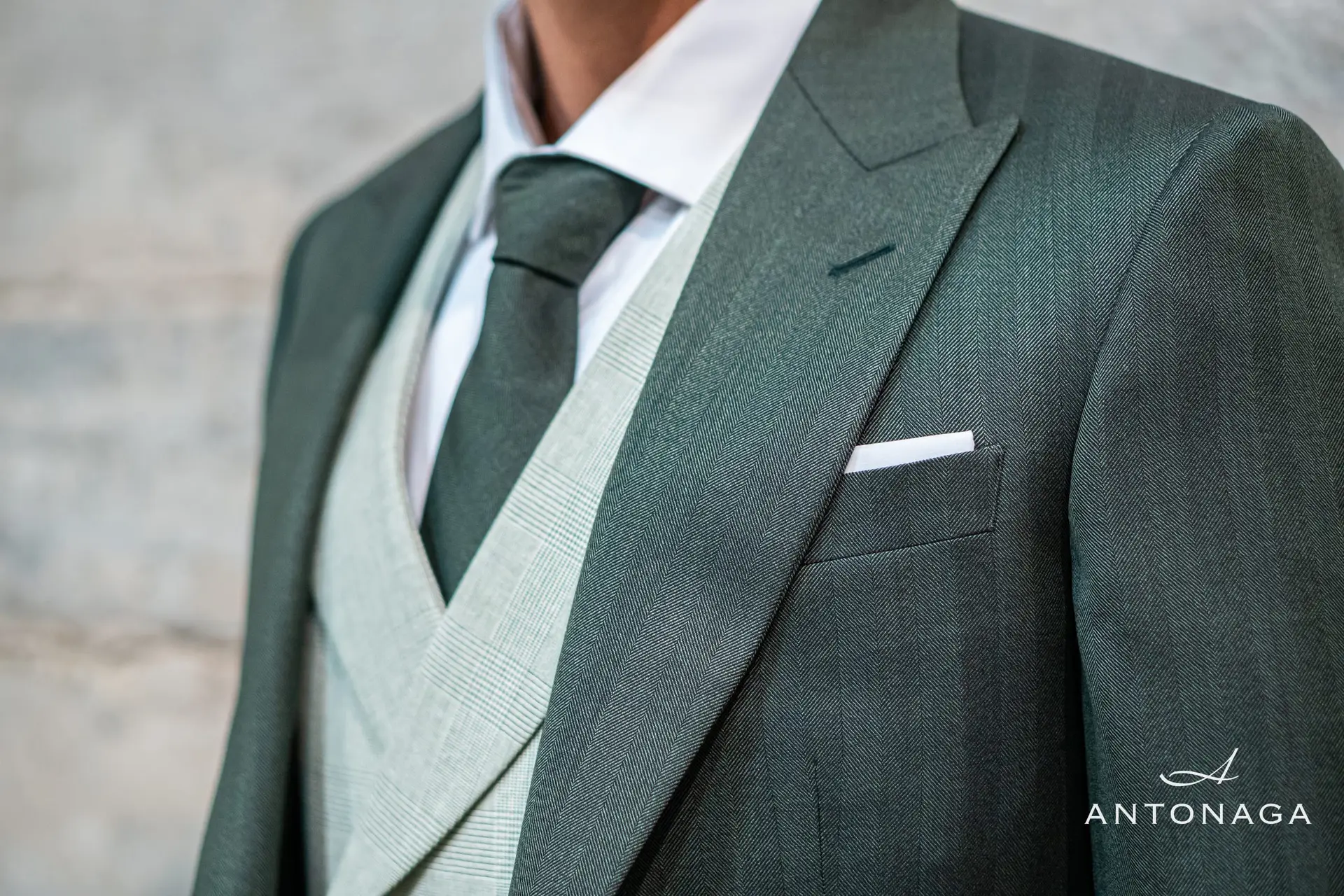 Traje Antonaga Trento verde - detalle